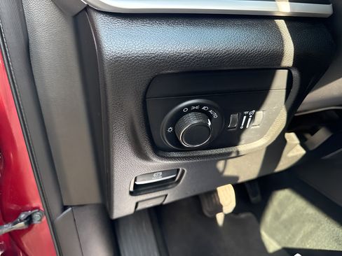 Used 2023 Jeep Grand Cherokee Altitude AWD/4WD image 15