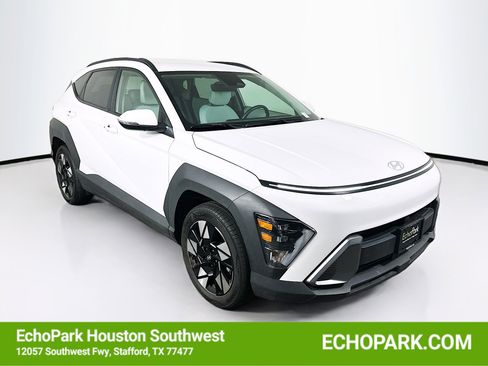 Used 2025 Hyundai Kona SEL image 1