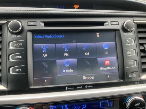 Used 2016 Toyota Highlander XLE image 38