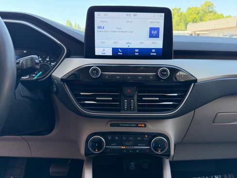 Used 2022 Ford Escape SE w/ Convenience Package FWD image 36