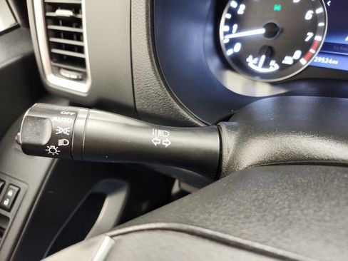 Used 2024 Nissan Frontier SV image 53