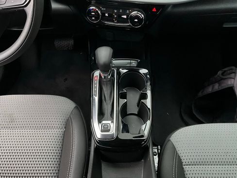 Used 2025 Chevrolet Trax LT image 13