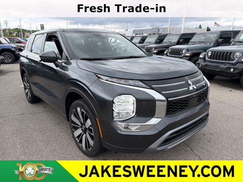 Used 2025 Mitsubishi Outlander SE AWD/4WD image 1