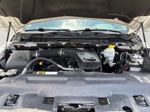 Used 2021 RAM 1500 Classic SLT RWD image 9