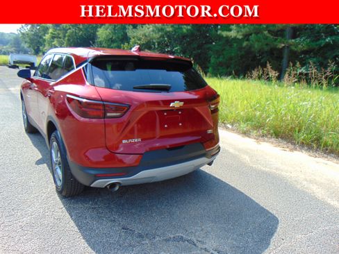 Used 2024 Chevrolet Blazer LT w/ Driver Confidence Package image 8