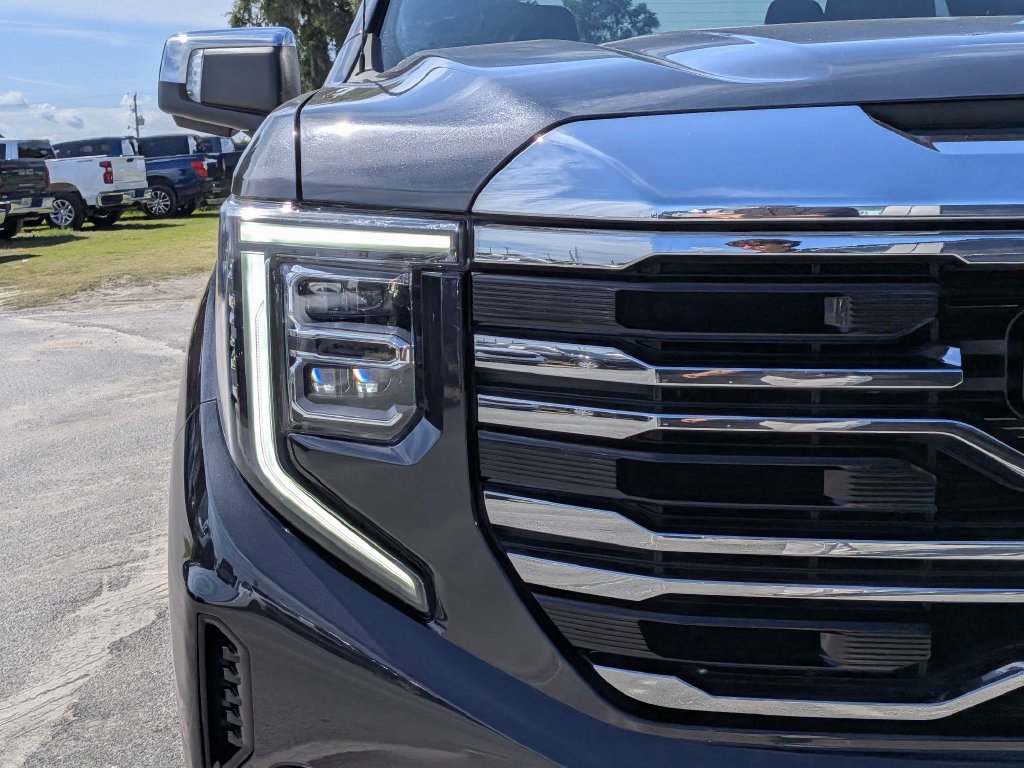 Used 2025 GMC Sierra 1500 SLT AWD/4WD image 8