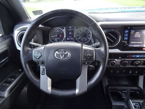 Used 2016 Toyota Tacoma Limited AWD/4WD image 15