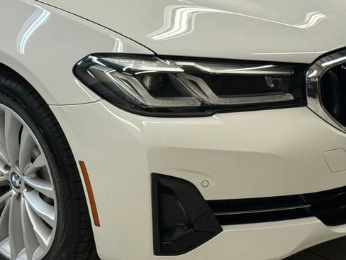 Used 2021 BMW 530i w/ Convenience Package RWD image 6