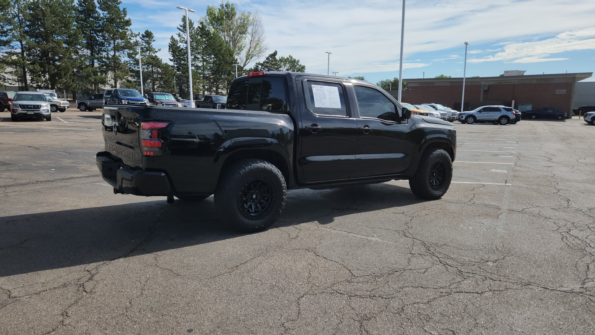 Used 2022 Nissan Frontier SV AWD/4WD image 9