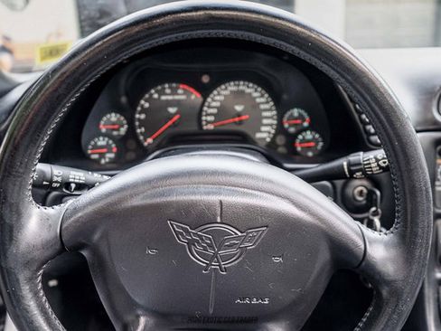 Used 1999 Chevrolet Corvette Coupe w/ Performance Handling Pkg RWD image 35