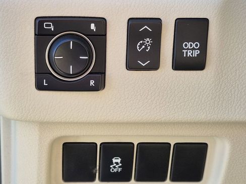 Used 2013 Lexus GX 460 Base image 9
