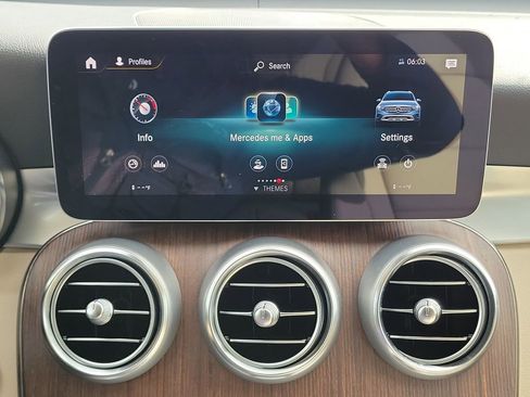 Used 2022 Mercedes-Benz GLC 300 4MATIC w/ Premium Package Lite image 35