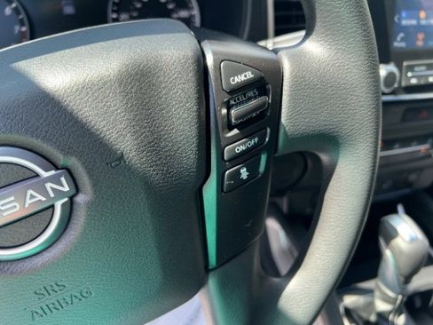 Used 2022 Nissan Frontier SV w/ Technology Package image 30