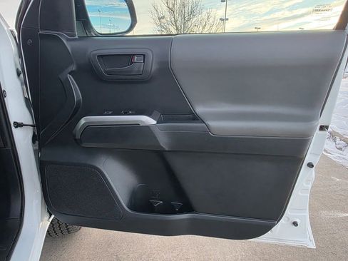 Used 2019 Toyota Tacoma SR5 image 31