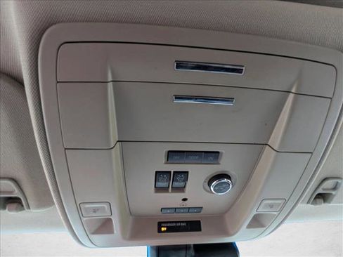 Used 2020 GMC Yukon XL Denali w/ Denali Premium Package image 10