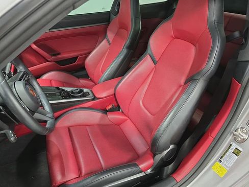Certified 2025 Porsche 911 Carrera RWD image 5