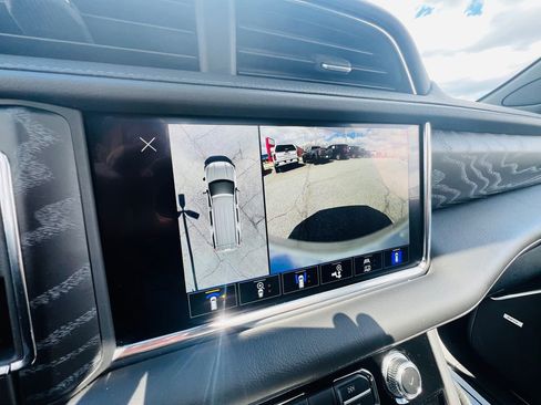 Used 2023 GMC Yukon Denali image 37