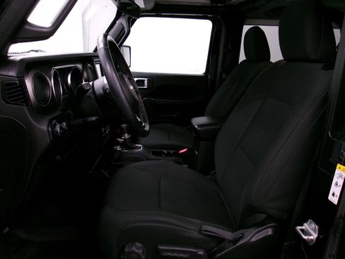 Used 2019 Jeep Wrangler Sport image 8
