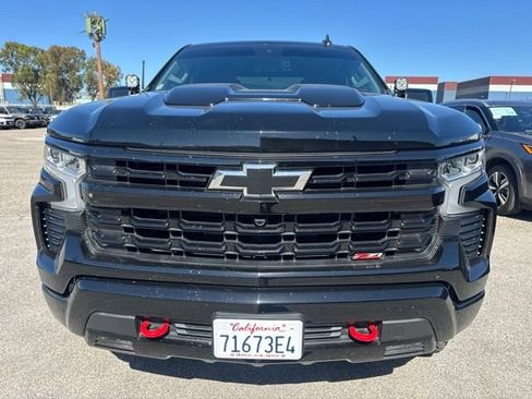 Used 2025 Chevrolet Silverado 1500 LT Trail Boss w/ LPO, Dark Essentials Package AWD/4WD image 2