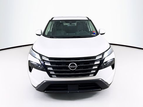 Used 2024 Nissan Rogue SV FWD image 3