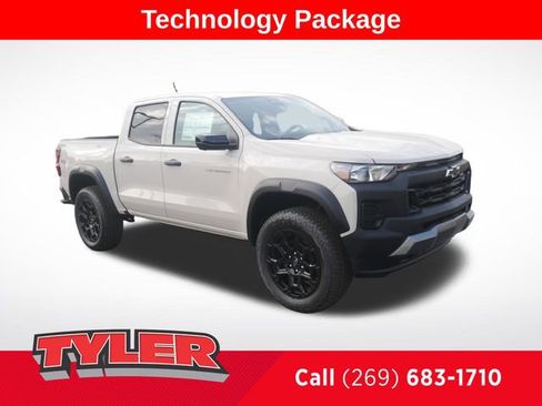 New 2026 Chevrolet Colorado Trail Boss AWD/4WD image 1