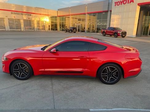 Used 2019 Ford Mustang Premium RWD image 7