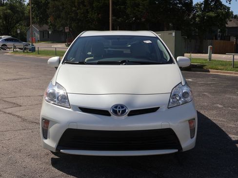 Used 2015 Toyota Prius Three FWD image 2