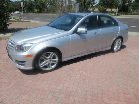 Used 2013 Mercedes-Benz C 350 Sport image 3