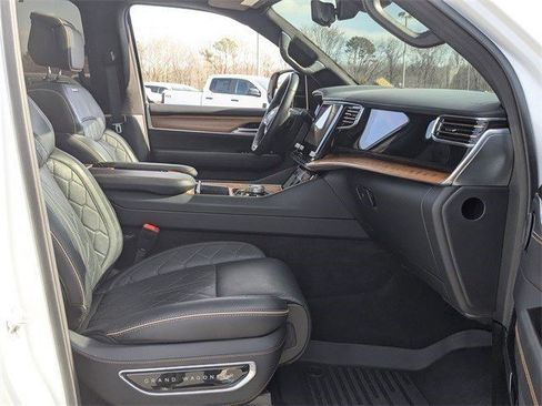 Used 2023 Jeep Grand Wagoneer Series III image 29