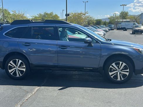 Used 2018 Subaru Outback 2.5i Limited AWD/4WD image 4