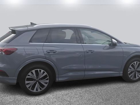 Used 2025 Audi Q4 e-tron Premium image 4