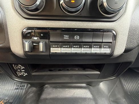 Used 2024 RAM 5500 Tradesman w/ Chrome Appearance Group AWD/4WD image 33