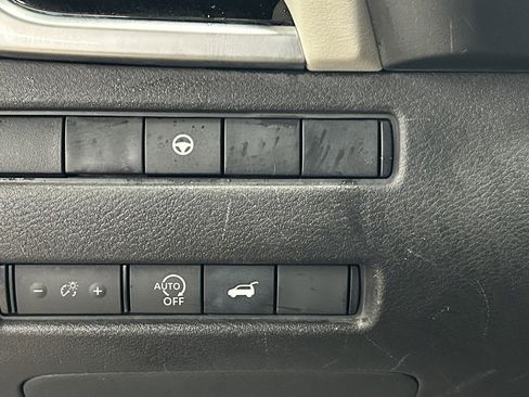 Used 2023 Nissan Rogue SL AWD/4WD image 22