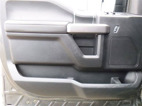Used 2019 Ford F150 XLT w/ Equipment Group 302A Luxury AWD/4WD image 18