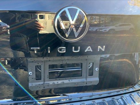 Used 2022 Volkswagen Tiguan SE image 7