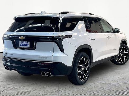 Used 2025 Chevrolet Traverse High Country w/ LPO, Floor Liner Package AWD/4WD image 7