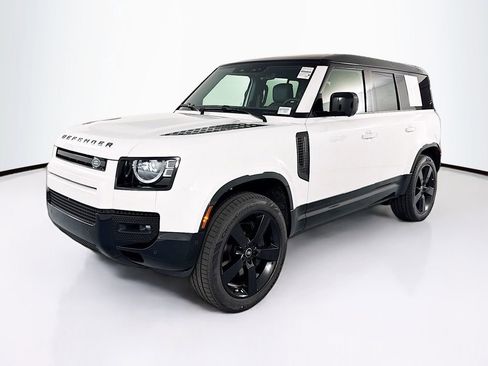 Used 2025 Land Rover Defender 110 X-Dynamic SE image 1