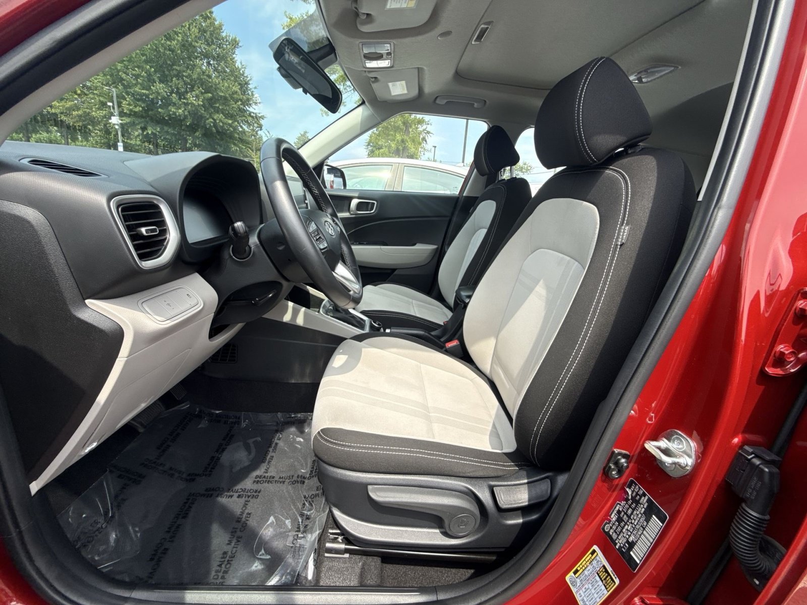 Certified 2024 Hyundai Venue SEL FWD image 13