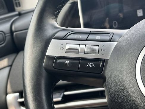 Certified 2025 Hyundai Tucson Limited AWD/4WD image 26