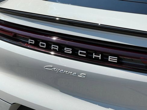Certified 2024 Porsche Cayenne S AWD/4WD image 11