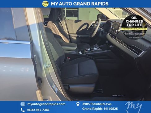 Used 2024 Mitsubishi Outlander ES image 22