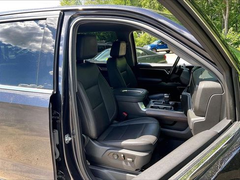 Used 2022 GMC Sierra 1500 SLT w/ SLT Convenience Package AWD/4WD image 9