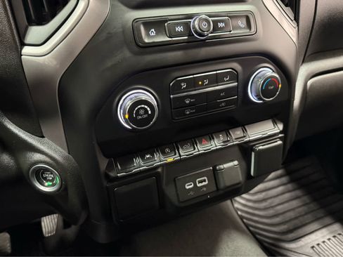 Used 2022 Chevrolet Silverado 1500 Custom image 29