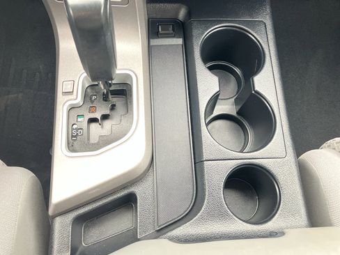 Used 2013 Toyota Tundra 4x4 CrewMax w/ Tow Pkg image 26