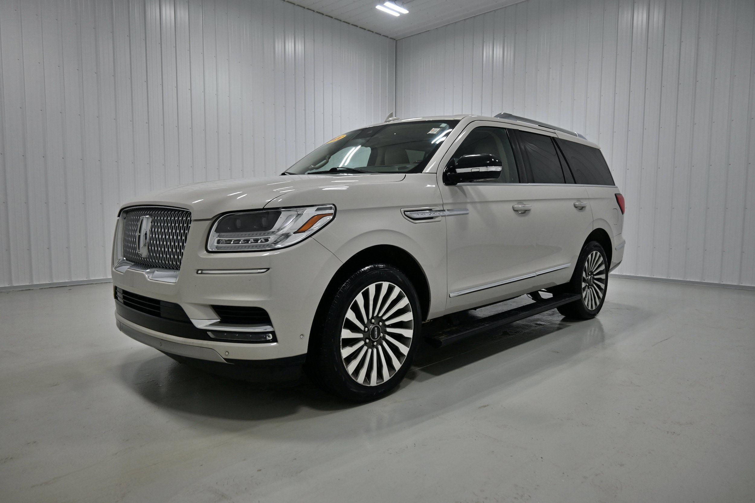 Used 2020 Lincoln Navigator Reserve w/ Luxury Package AWD/4WD image 22