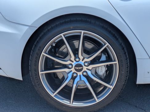 Used 2025 Genesis G70 2.5T RWD image 9