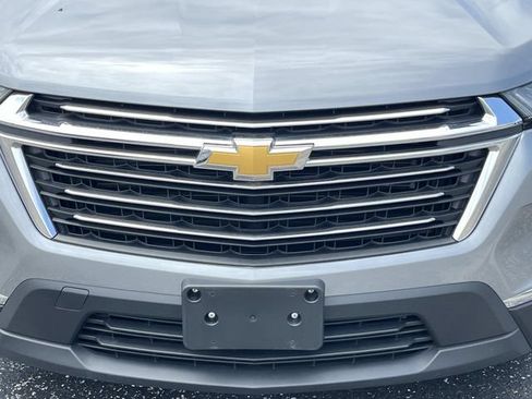 Used 2023 Chevrolet Traverse LT FWD image 7