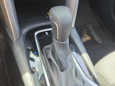 Used 2022 Toyota Corolla Cross LE FWD image 18