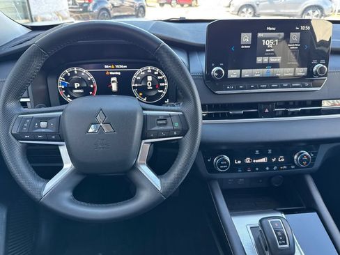 Used 2024 Mitsubishi Outlander SEL AWD/4WD image 14