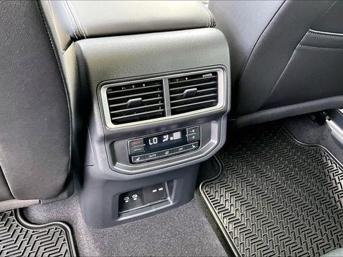 Certified 2026 Volkswagen Atlas SEL Premium R-Line image 18